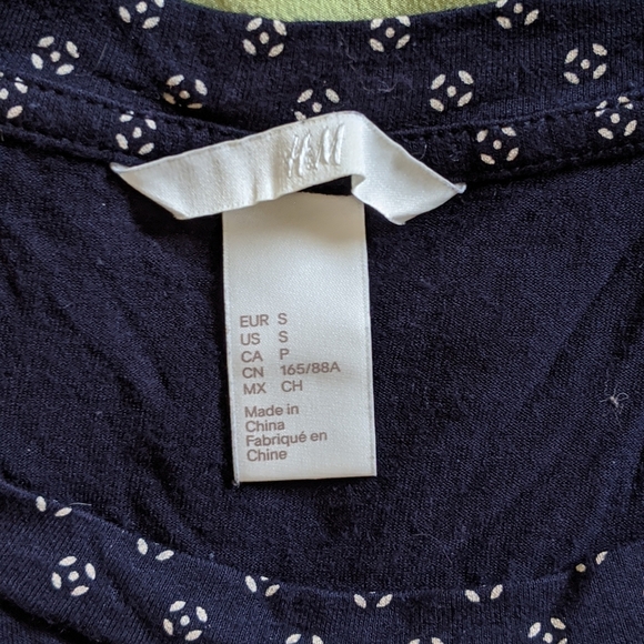 H&M long sleeve top - Picture 3 of 3